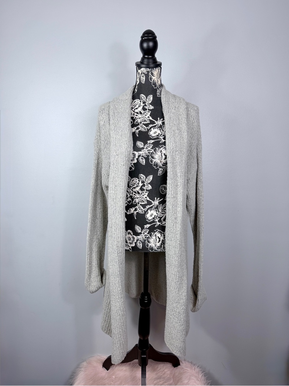 Love Change Italy grey long sleeve open super soft cardigan size large
